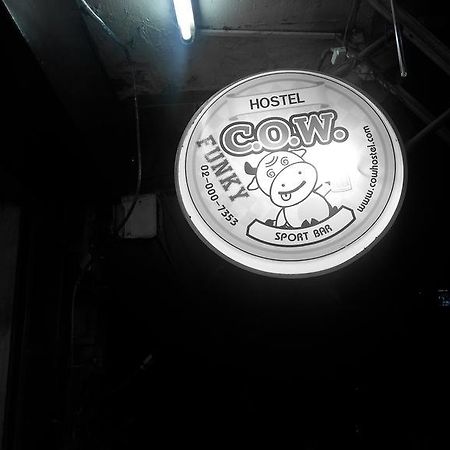 Wacky Fun Party Hostel Bangkok Exterior photo