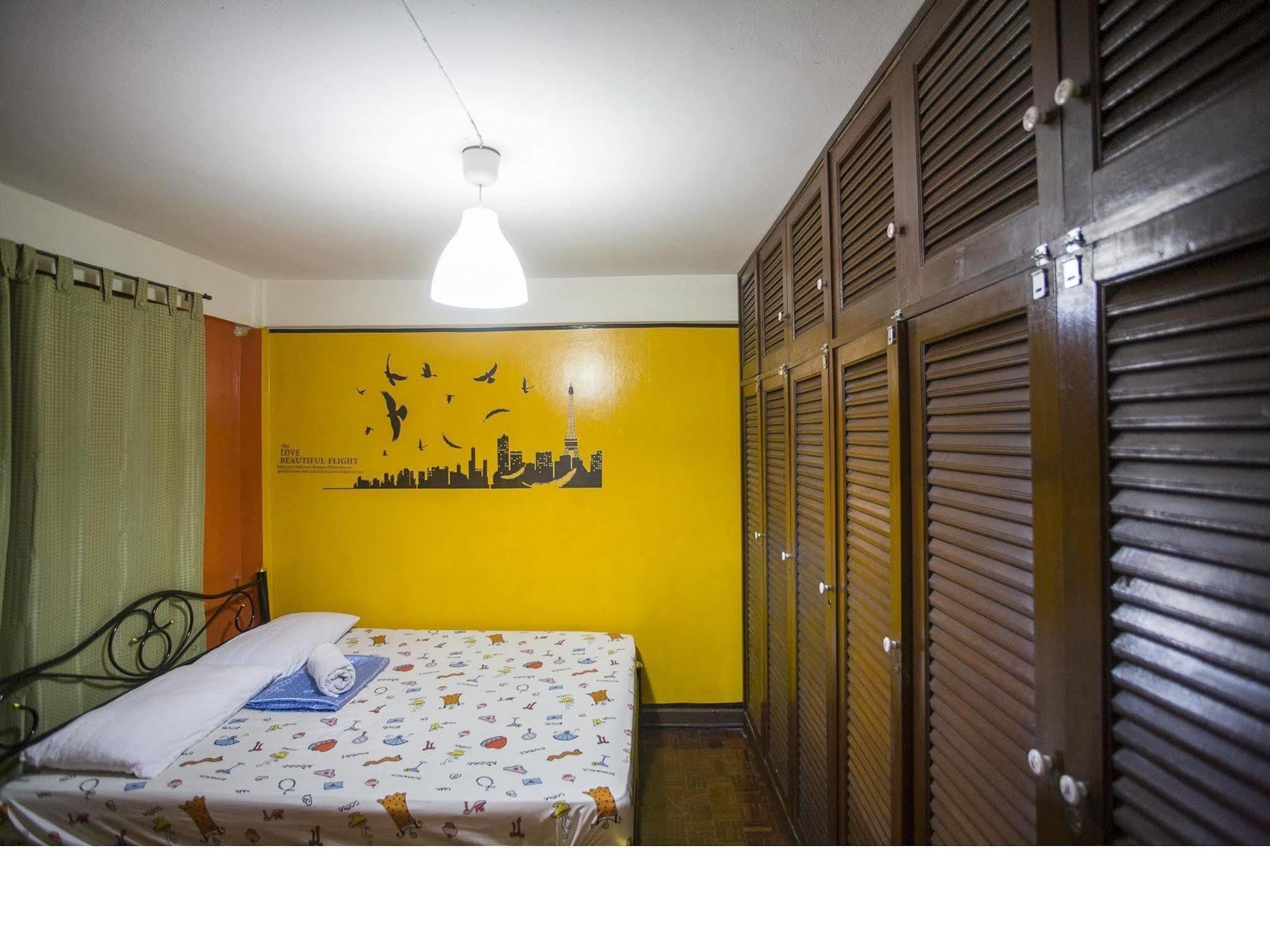 Wacky Fun Party Hostel Bangkok Exterior photo